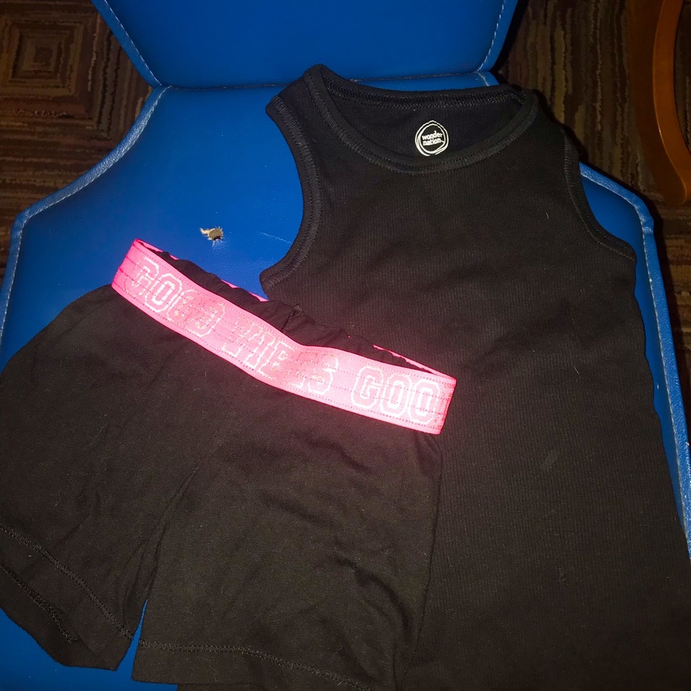 Wonder nation matching set with 2 tops